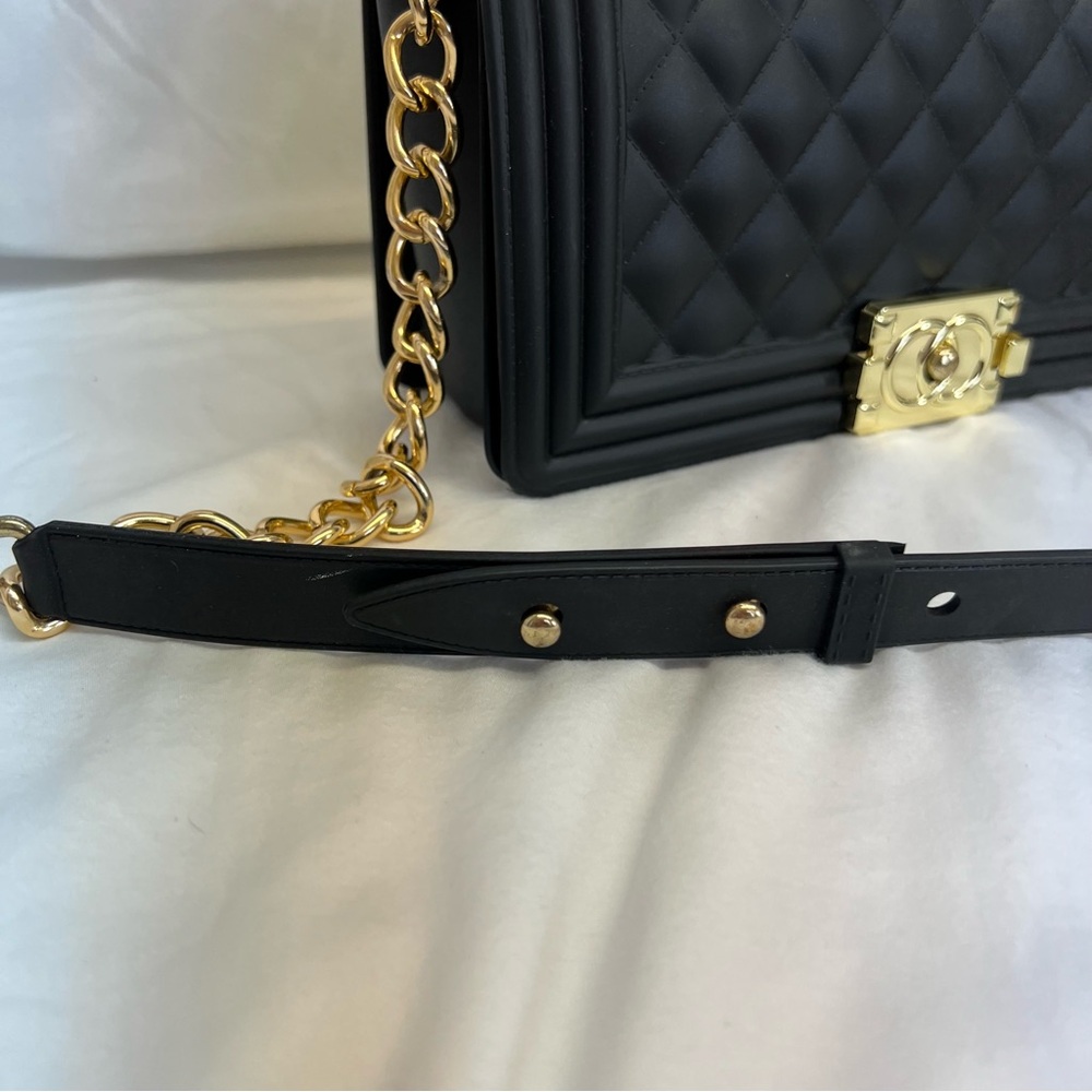 TOYBOY black quilted jelly crossbody bag with gold chain and accents. - Picture 3 of 12